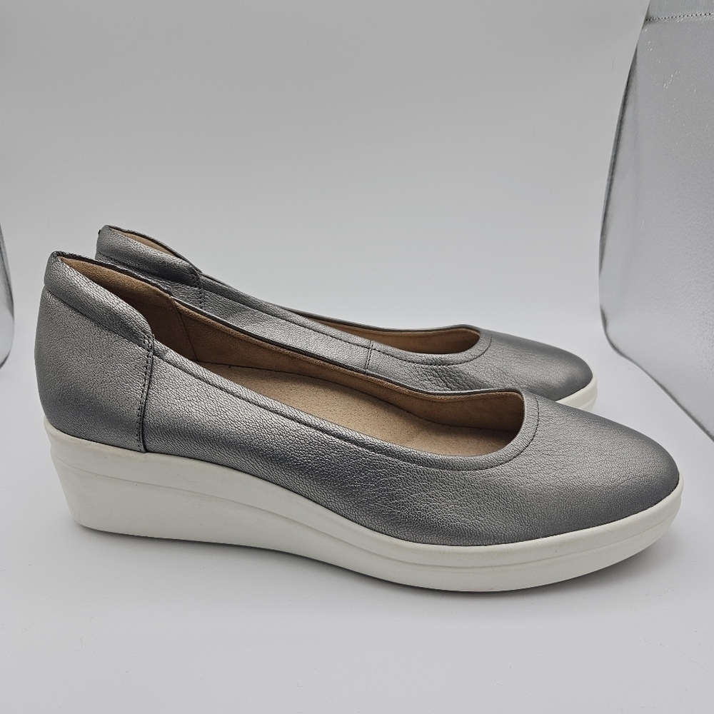 Naturalizer Susan silver leather wedges 11W wide